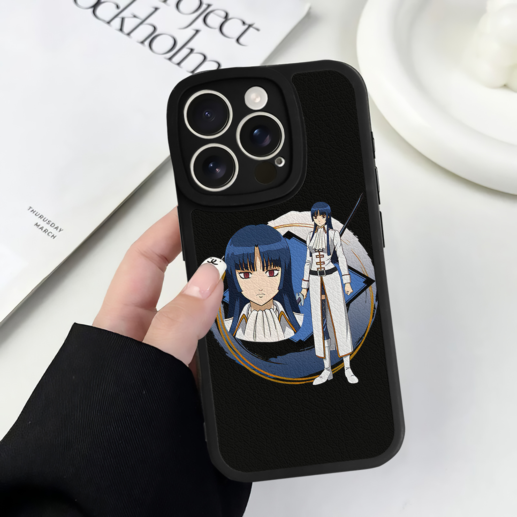 （画像用） ぎんたま 坂田銀時（さかたぎんとき） 神楽 志村新八（しむら しんぱち） GINTAMA Sakata Gintoki Kagura Shimura Shinpachi 【iPhone 16シリーズ対応】シリコンスマホケース（レザー調） 材質：シリコン